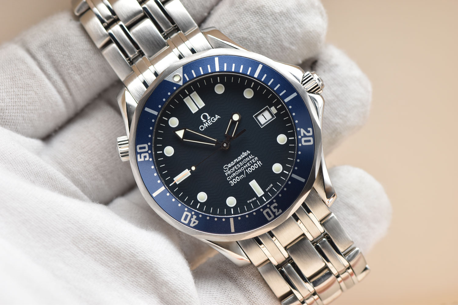 2000 Mens Omega Seamaster Professional 300m Blue Wave Dial “Bond 