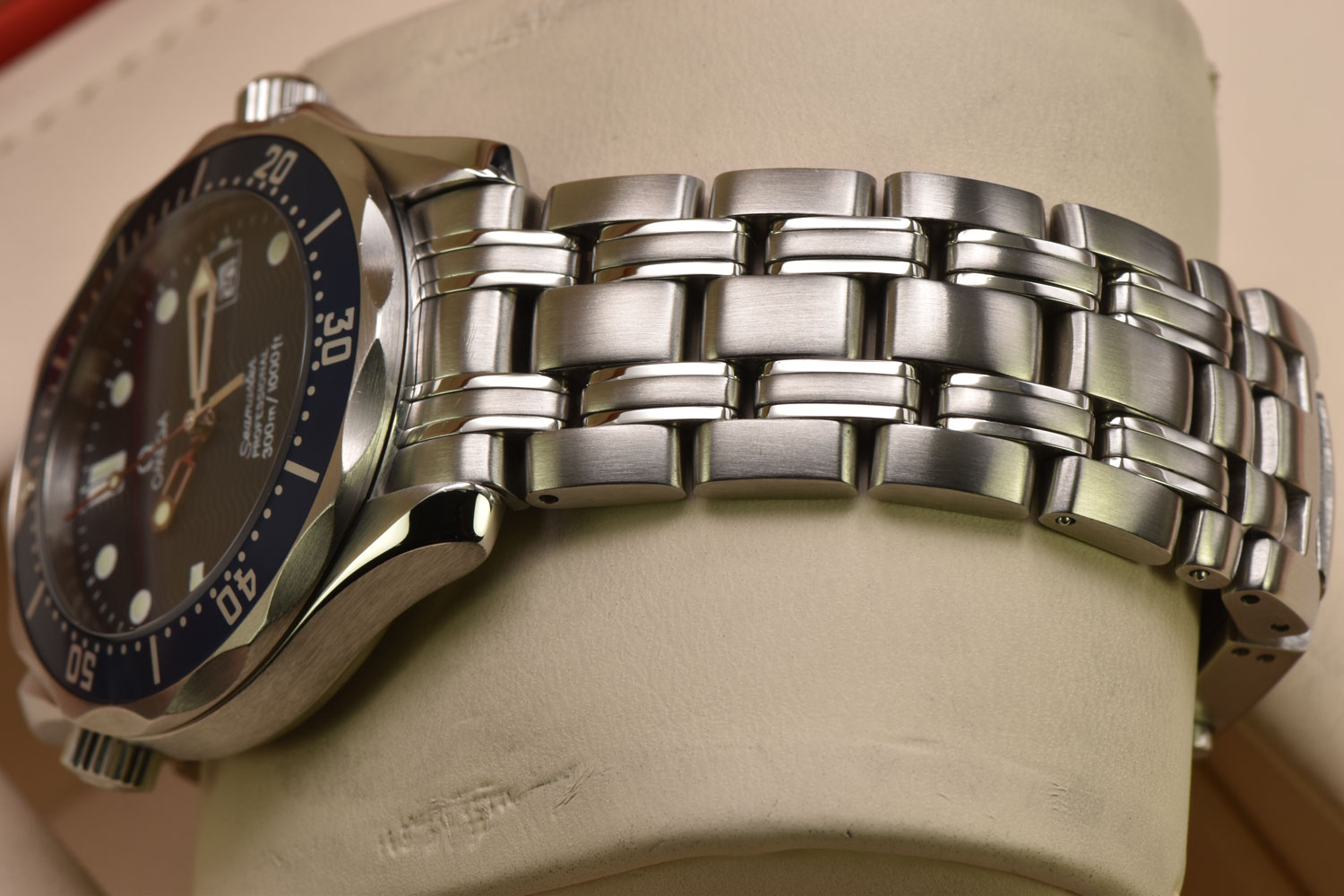 Omega Seamaster Professional 300M Quartz Blue Wave Dial